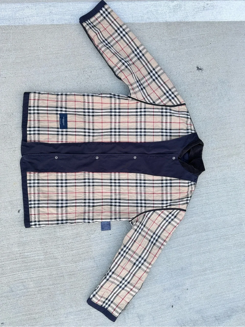 Men’s Burberry Navy Quilted Jacket with Classic Nova Check Lining size Reg L